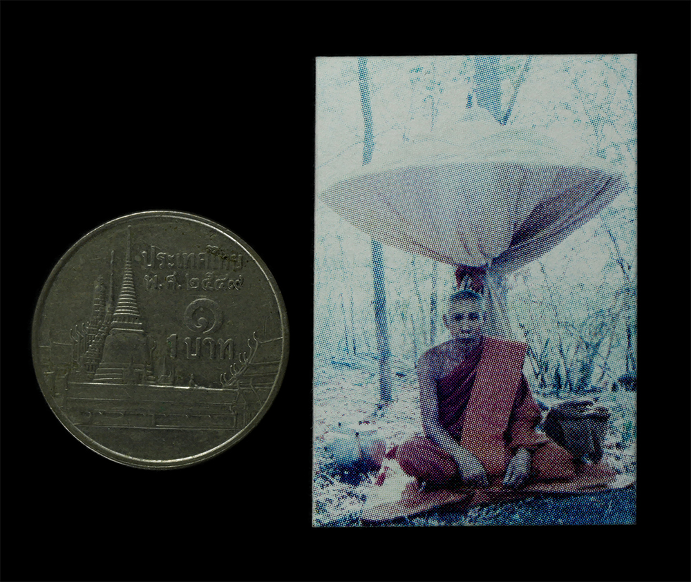 21Jul24 (245)dp.jpg - รูปออกธุดงค์ ปักกลด หลวงพ่อโทน กันตสีโล ปี2549 ที่ระลักในงานเททองหล่อพระประธาน พระอุโบสถ วัดเขาน้อยคีรีวัน ต.คลองกิ่ว อ.บ้านบึง จ.ชลบุรี หลวงปู่โทน กั [..] | https://kamulet.in.th